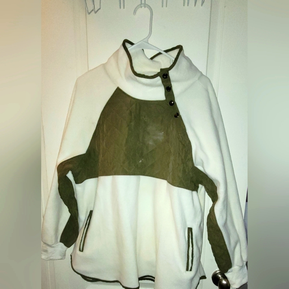Beige & olive green sweater